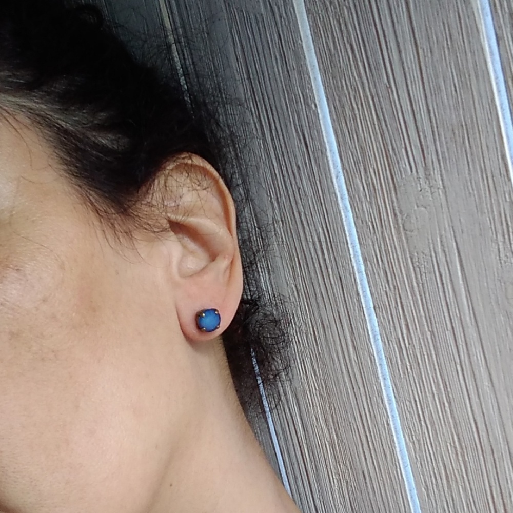 Blue Opal SWAROVSKI Crystal
Facetted cryst